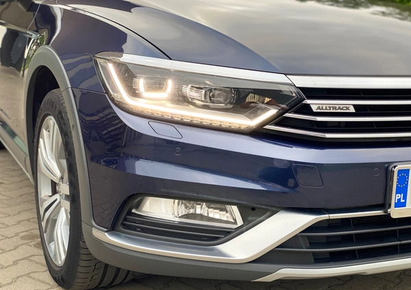 Volkswagen Passat cena 82900 przebieg: 220000, rok produkcji 2016 z Gryfice małe 781